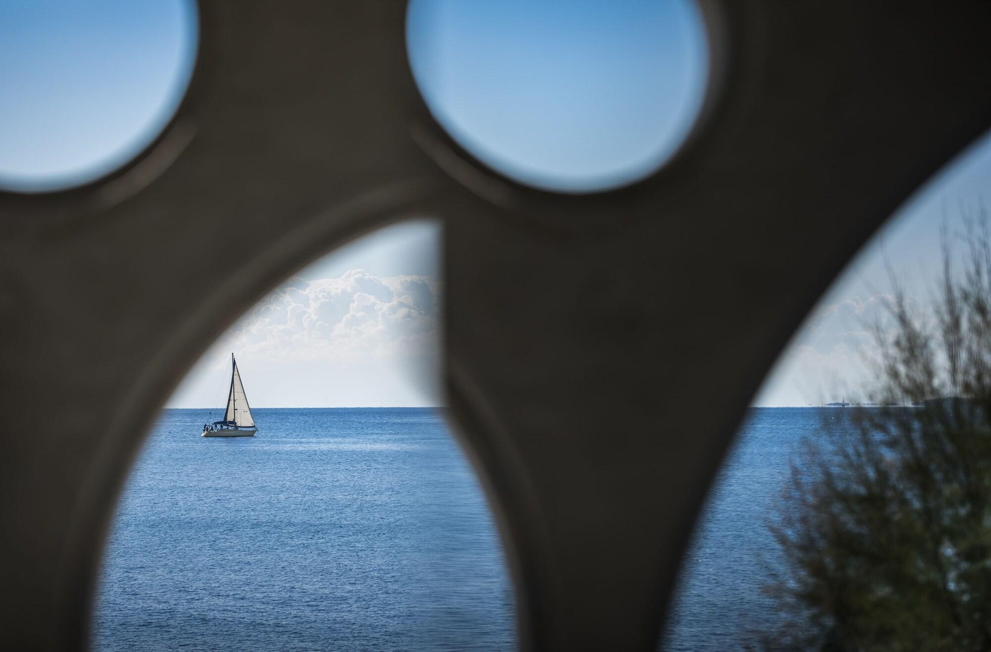 Rivalmare Beach Boutique Hotel - New! Новиград Екстериор снимка